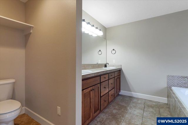 230 SW Wyatt St, Dallas, OR 97338