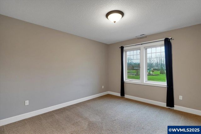 230 SW Wyatt St, Dallas, OR 97338