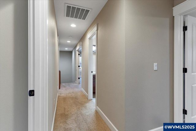 230 SW Wyatt St, Dallas, OR 97338