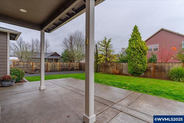 230 SW Wyatt St, Dallas, OR 97338