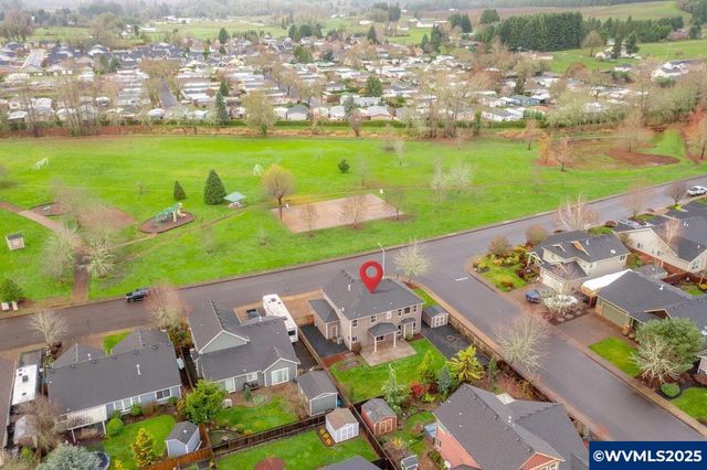 230 SW Wyatt St, Dallas, OR 97338