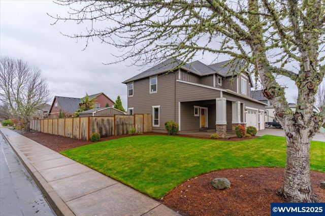 230 SW Wyatt St, Dallas, OR 97338