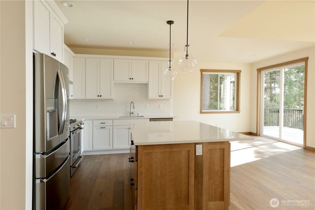 1806 Twin Oaks Lane, Freeland, WA 98249