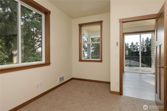 1806 Twin Oaks Lane, Freeland, WA 98249