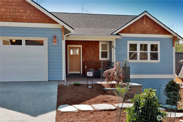 1806 Twin Oaks Lane, Freeland, WA 98249