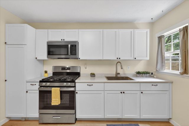 749 Denway Drive, Kalamazoo, MI 49008