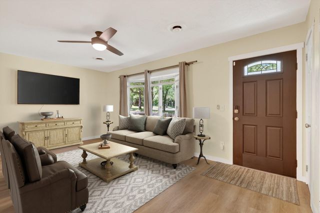 749 Denway Drive, Kalamazoo, MI 49008