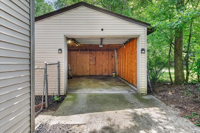 749 Denway Drive, Kalamazoo, MI 49008