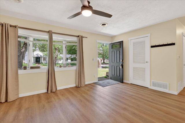 749 Denway Drive, Kalamazoo, MI 49008