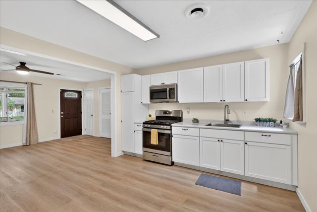 749 Denway Drive, Kalamazoo, MI 49008