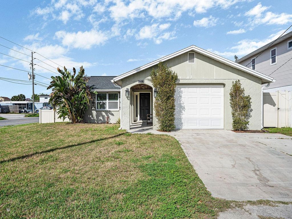 13727 COCO, Hudson, FL 34667