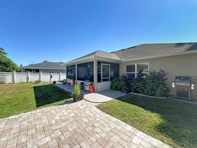 941 Le Baron Street SW, Palm Bay, FL 32908