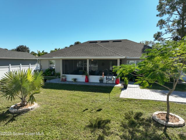 941 Le Baron Street SW, Palm Bay, FL 32908