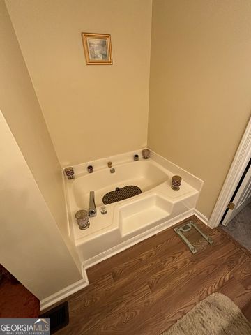 110 Waverly Way, Lagrange, GA 30240