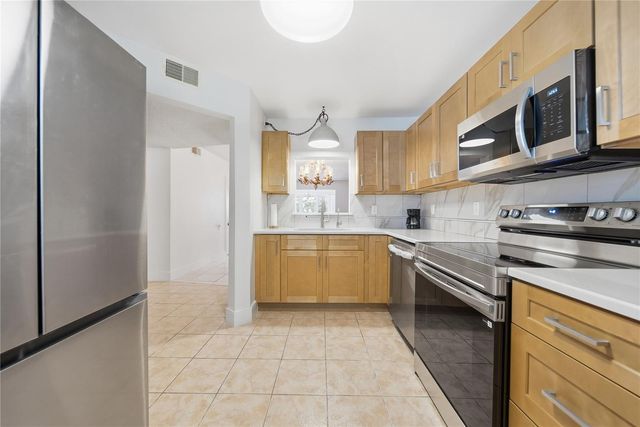 1247 S MARTIN LUTHER KING JR AVENUE 107, Clearwater, FL 33756