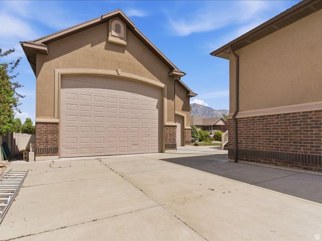 2614 W 2450 N, Farr West, UT 84404