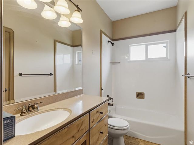 2614 W 2450 N, Farr West, UT 84404