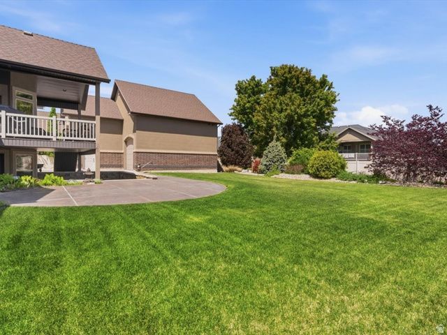 2614 W 2450 N, Farr West, UT 84404