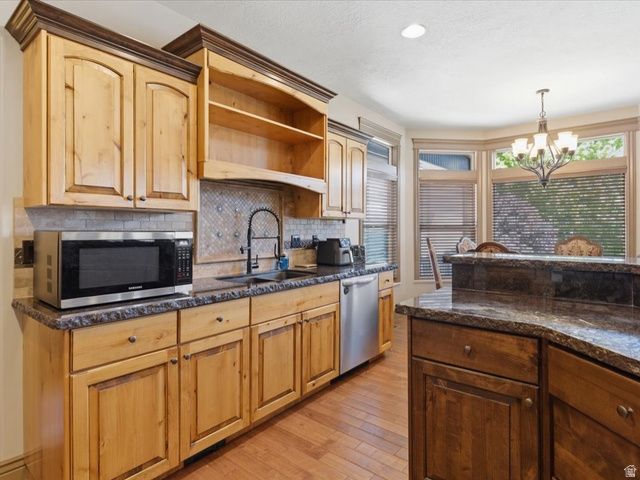 2614 W 2450 N, Farr West, UT 84404