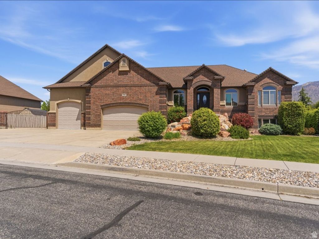 2614 W 2450 N, Farr West, UT 84404