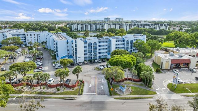 9460 Fontainebleau Blvd 519, Miami, FL 33172