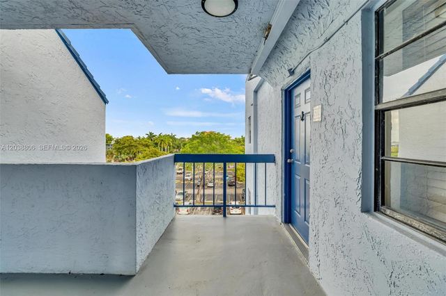 9460 Fontainebleau Blvd 519, Miami, FL 33172