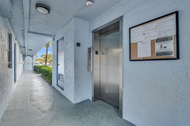 9460 Fontainebleau Blvd 519, Miami, FL 33172