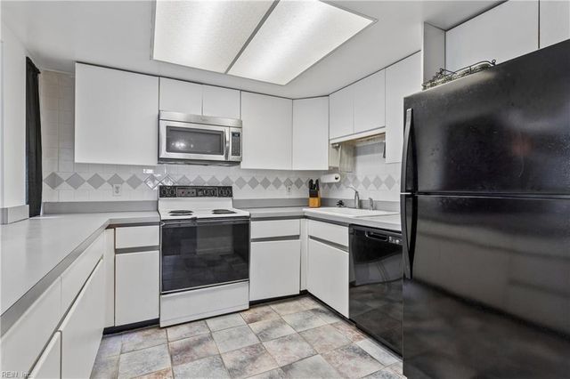 3512 Shawn CT, Virginia Beach, VA 23453