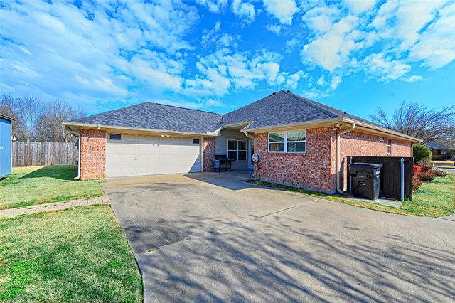 10508 Oak Creek Drive, Greenville, TX 75402