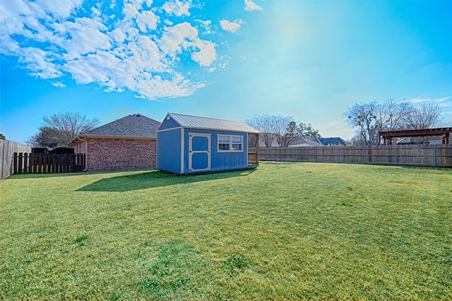 10508 Oak Creek Drive, Greenville, TX 75402