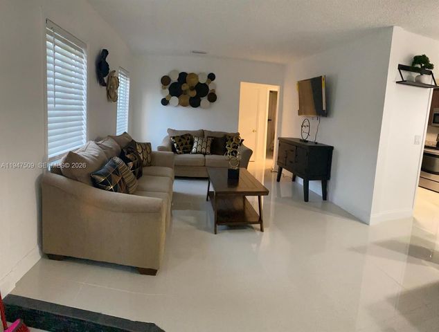 3670 SW 12th St 1, Miami, FL 33135