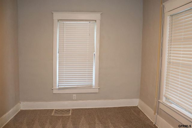 1535 N 32 Street, Lincoln, NE 68503