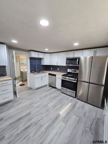 1535 N 32 Street, Lincoln, NE 68503