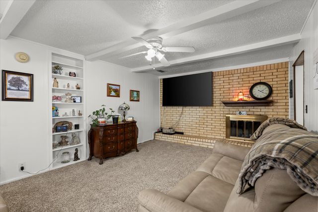8106 Avenue V, Lubbock, TX 79423