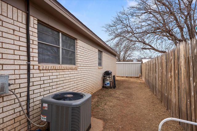 8106 Avenue V, Lubbock, TX 79423