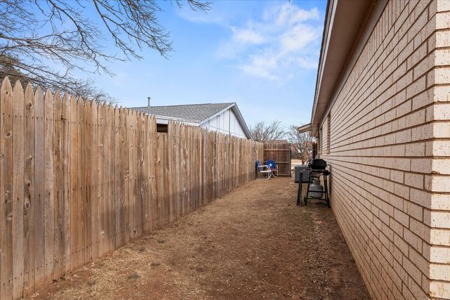 8106 Avenue V, Lubbock, TX 79423