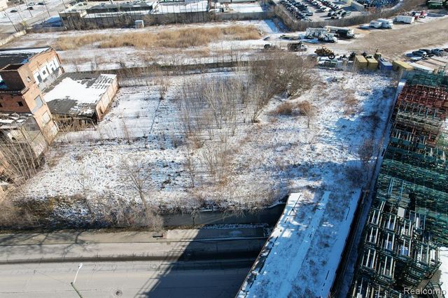 6200 Russell, Detroit, MI 48211