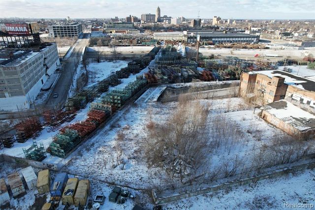 6200 Russell, Detroit, MI 48211