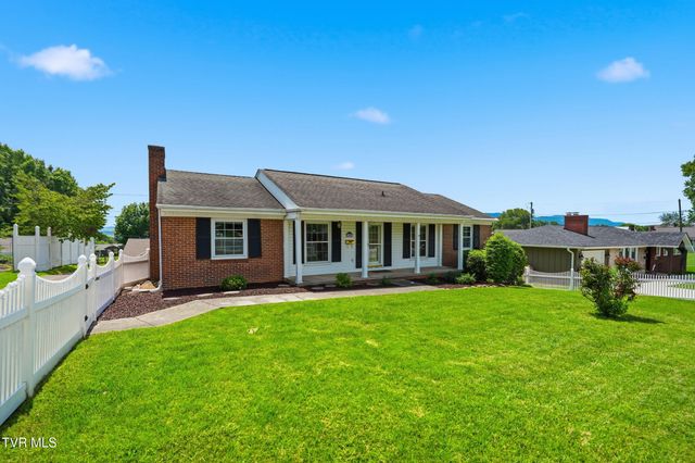 1005 Lake Street, Kingsport, TN 37660