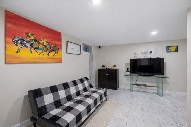 23 Pineview Boulevard, Central Islip, NY 11722