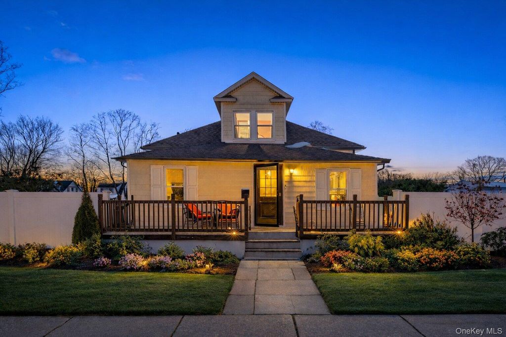 23 Pineview Boulevard, Central Islip, NY 11722