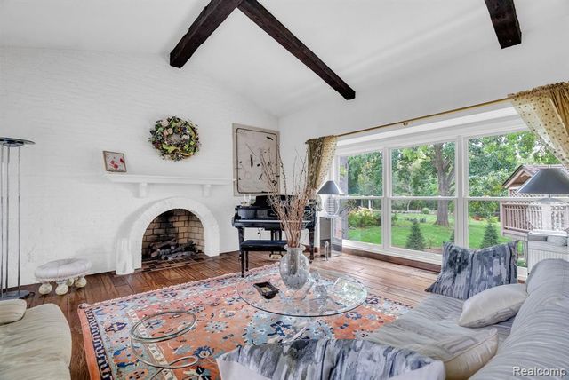 1887 Harvest Lane, Bloomfield Hills, MI 48302