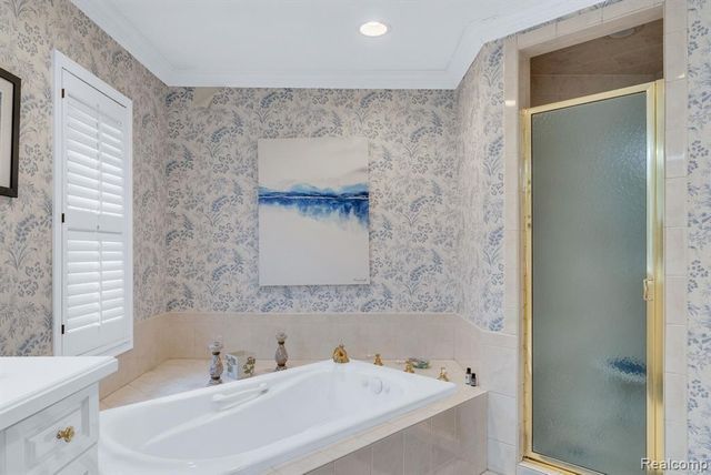 1887 Harvest Lane, Bloomfield Hills, MI 48302