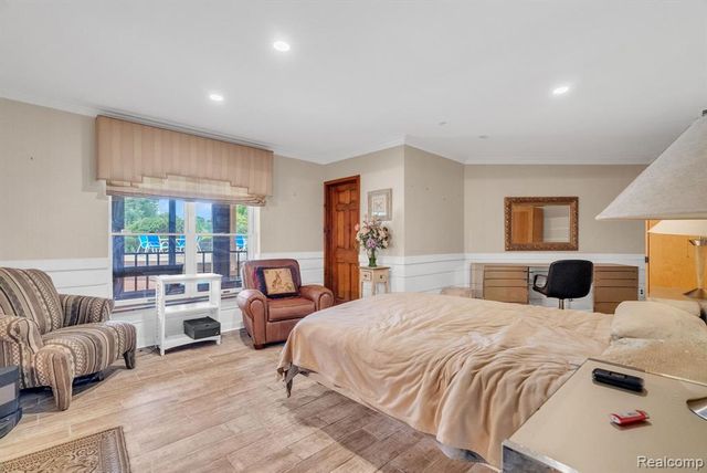 1887 Harvest Lane, Bloomfield Hills, MI 48302