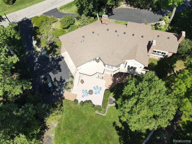 1887 Harvest Lane, Bloomfield Hills, MI 48302