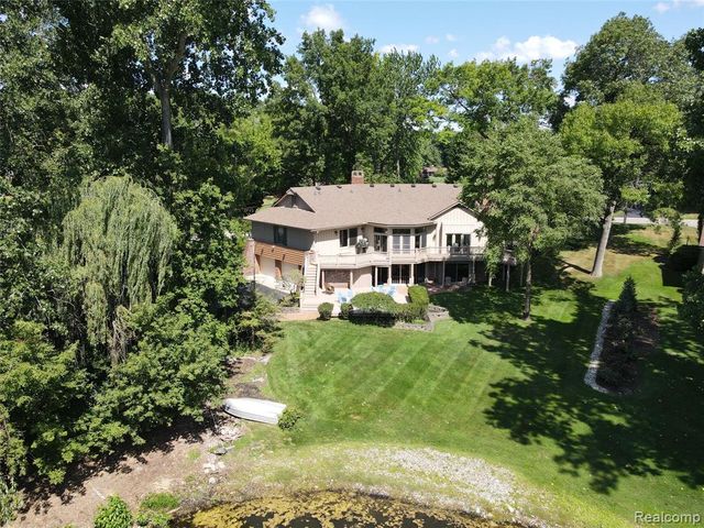 1887 Harvest Lane, Bloomfield Hills, MI 48302