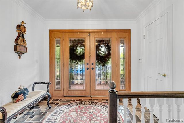 1887 Harvest Lane, Bloomfield Hills, MI 48302