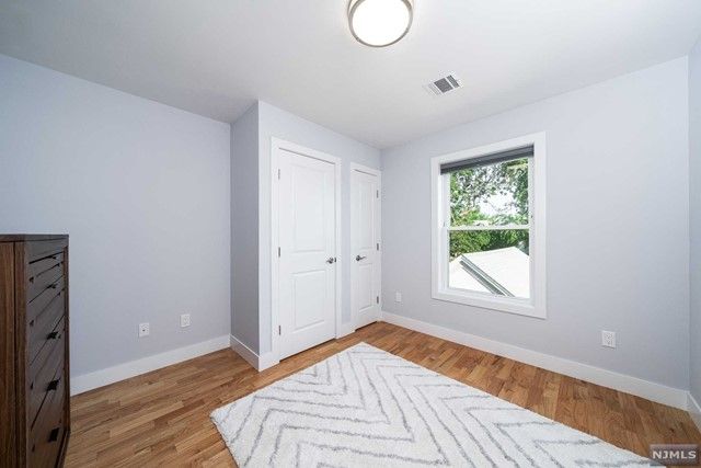 216 Roosevelt Avenue, Elmwood Park, NJ 07407