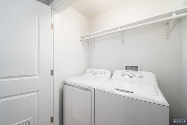 216 Roosevelt Avenue, Elmwood Park, NJ 07407