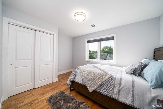 216 Roosevelt Avenue, Elmwood Park, NJ 07407